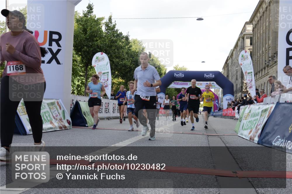 06.09.2026 - CURREX Alsterlauf Yannick Fuchs http://msf.ph/oto/10230482 06.09.2026 11:54:41 Ziel 1012, 1017, 1019, 1031, 1060, 1101, 1122, 1168, 1185, 1222, 1231, 1251, 1260, 1270, 1280, 1289, 1290, 1325, 1331 meine-sportfotos.de