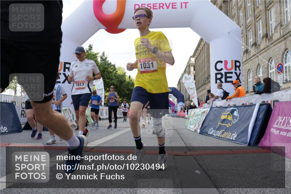 06.09.2026 - CURREX Alsterlauf Yannick Fuchs http://msf.ph/oto/10230494 06.09.2026 11:54:44 Ziel 1012, 1017, 1019, 1031, 1060, 1101, 1140, 1145, 1168, 1185, 1222, 1231, 1251, 1260, 1270, 1272, 1280, 1289, 1290, 1325, 1331 meine-sportfotos.de