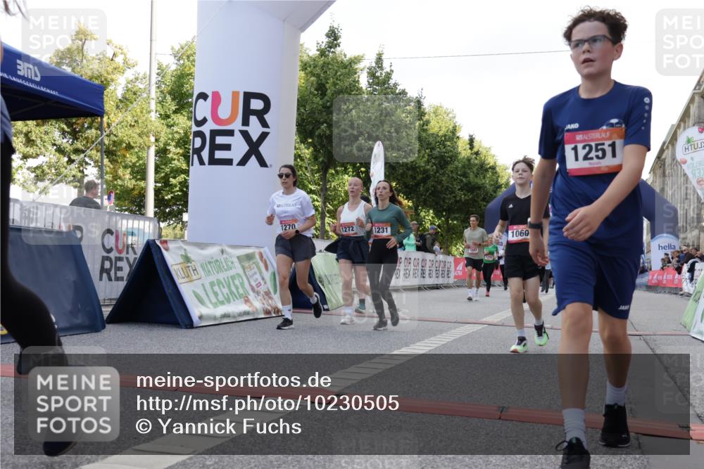 06.09.2026 - CURREX Alsterlauf Yannick Fuchs http://msf.ph/oto/10230505 06.09.2026 11:54:47 Ziel 1012, 1017, 1019, 1031, 1060, 1101, 1140, 1145, 1185, 1222, 1231, 1247, 1251, 1260, 1270, 1272, 1275, 1276, 1280, 1290, 1331 meine-sportfotos.de