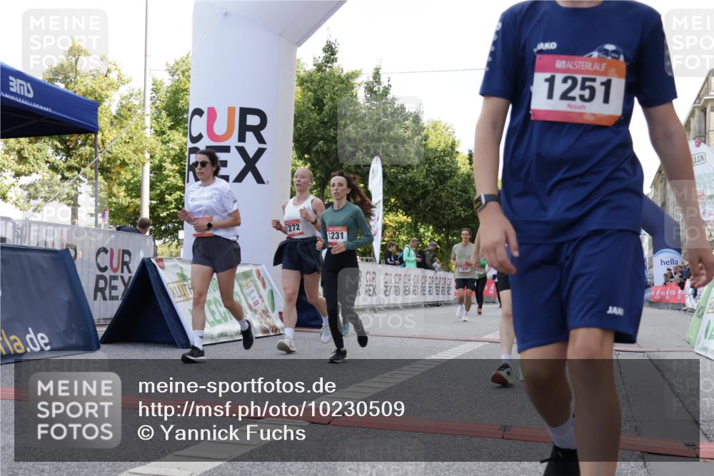 06.09.2026 - CURREX Alsterlauf Yannick Fuchs http://msf.ph/oto/10230509 06.09.2026 11:54:47 Ziel 1012, 1017, 1019, 1031, 1060, 1101, 1140, 1145, 1185, 1222, 1231, 1247, 1251, 1260, 1270, 1272, 1275, 1276, 1280, 1290, 1331 meine-sportfotos.de