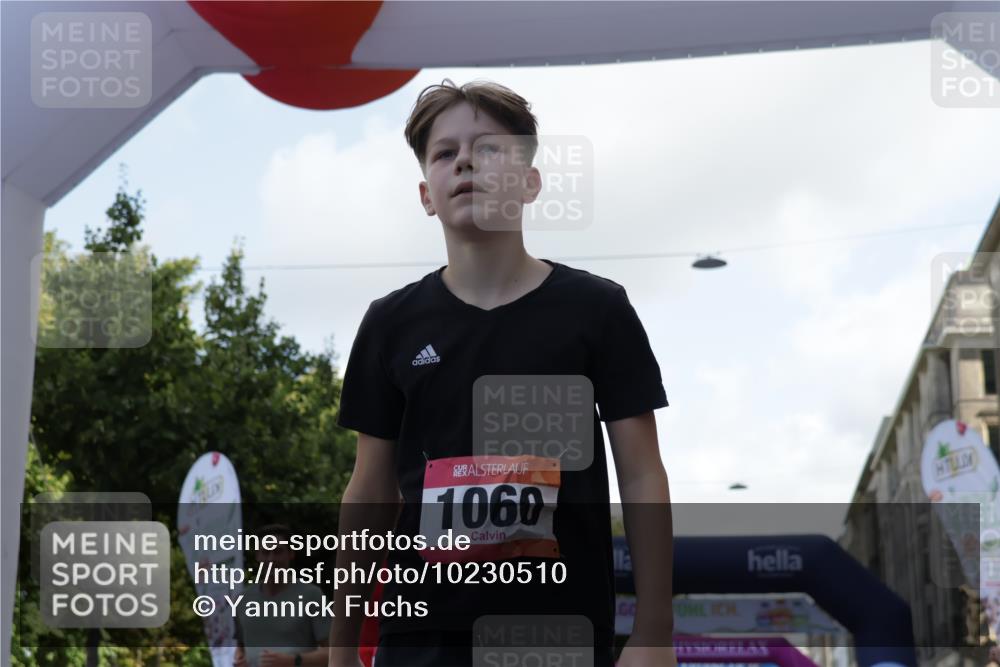 06.09.2026 - CURREX Alsterlauf Yannick Fuchs http://msf.ph/oto/10230510 06.09.2026 11:54:50 Ziel 1060, 1097, 1101, 1134, 1140, 1145, 1185, 1222, 1231, 1247, 1251, 1260, 1270, 1272, 1275, 1276, 1280 meine-sportfotos.de