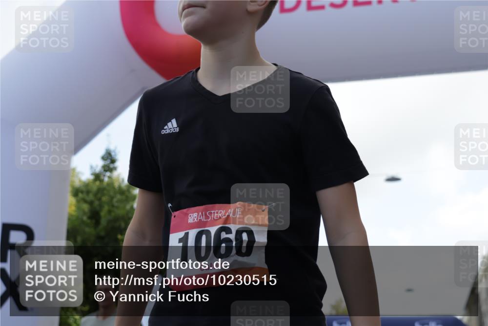 06.09.2026 - CURREX Alsterlauf Yannick Fuchs http://msf.ph/oto/10230515 06.09.2026 11:54:51 Ziel 1060, 1097, 1101, 1134, 1140, 1145, 1222, 1231, 1247, 1260, 1270, 1272, 1275, 1276, 1280 meine-sportfotos.de