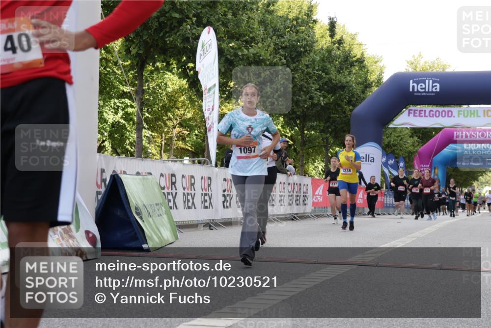 06.09.2026 - CURREX Alsterlauf Yannick Fuchs http://msf.ph/oto/10230521 06.09.2026 11:54:54 Ziel 1097, 1134, 1140, 1145, 1238, 1247, 1272, 1275, 1276 meine-sportfotos.de