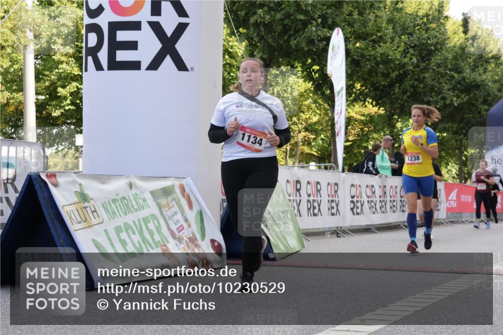 06.09.2026 - CURREX Alsterlauf Yannick Fuchs http://msf.ph/oto/10230529 06.09.2026 11:54:56 Ziel 1097, 1134, 1140, 1177, 1238, 1247, 1275, 1276 meine-sportfotos.de