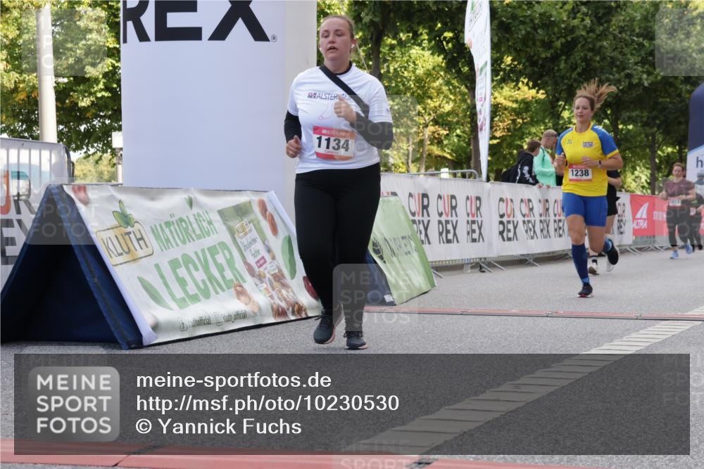 06.09.2026 - CURREX Alsterlauf Yannick Fuchs http://msf.ph/oto/10230530 06.09.2026 11:54:56 Ziel 1097, 1134, 1140, 1177, 1238, 1247, 1275, 1276 meine-sportfotos.de
