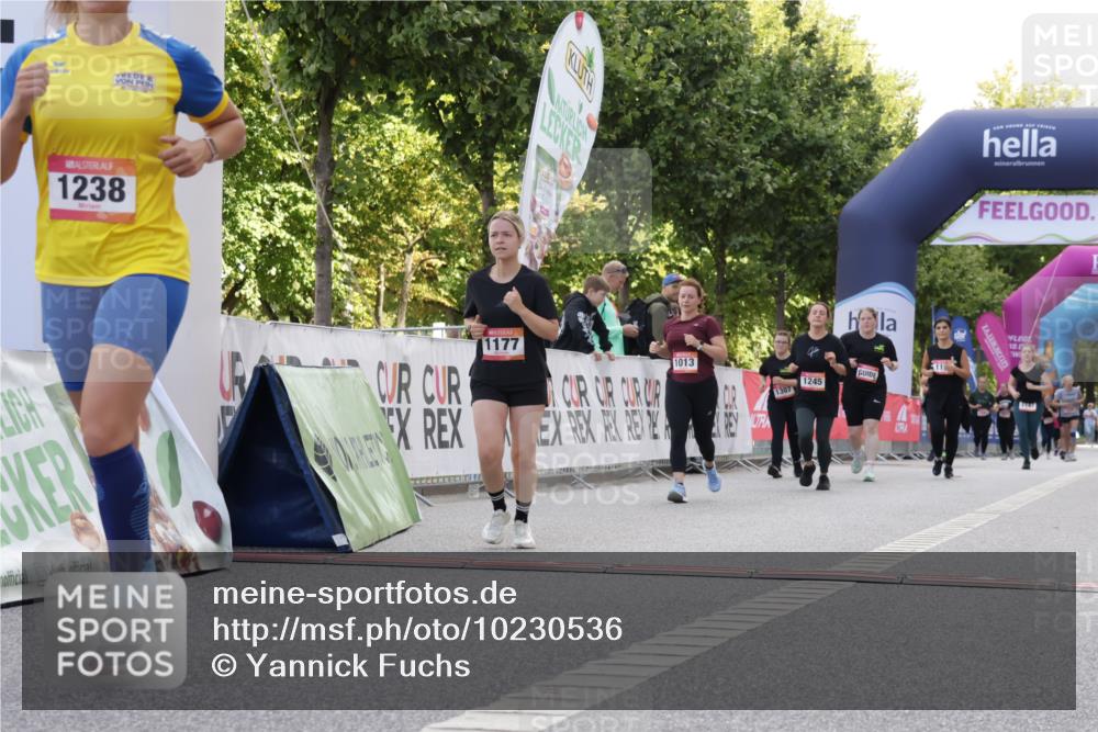 06.09.2026 - CURREX Alsterlauf Yannick Fuchs http://msf.ph/oto/10230536 06.09.2026 11:54:59 Ziel 1013, 1097, 1134, 1177, 1238, 1245 meine-sportfotos.de