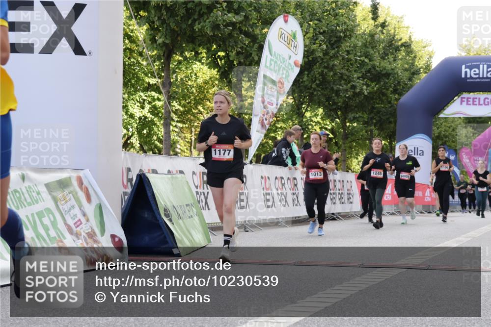 06.09.2026 - CURREX Alsterlauf Yannick Fuchs http://msf.ph/oto/10230539 06.09.2026 11:54:59 Ziel 1013, 1097, 1134, 1177, 1238, 1245 meine-sportfotos.de