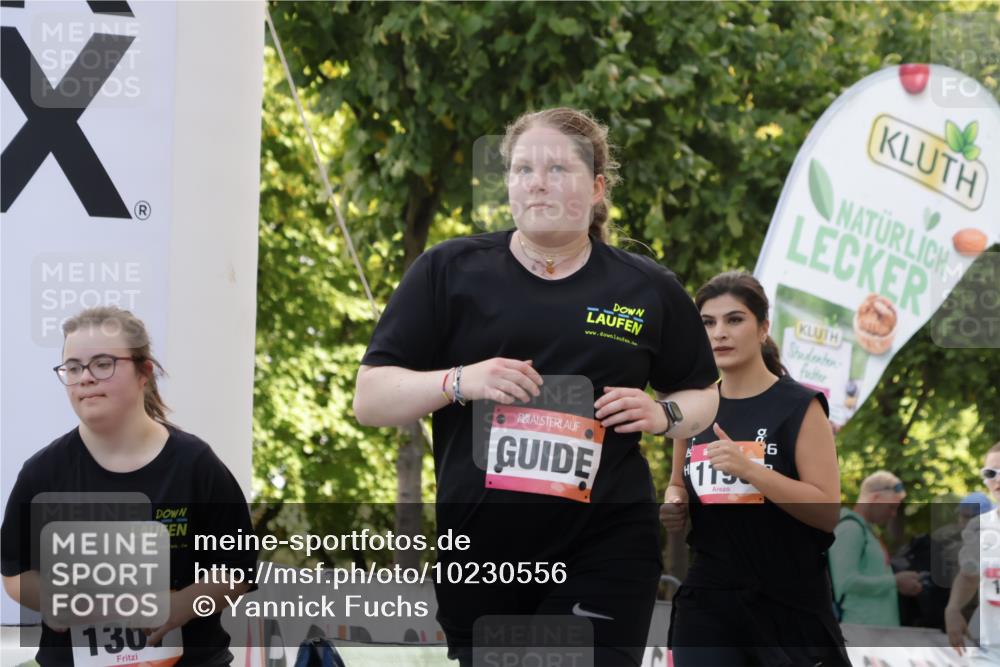06.09.2026 - CURREX Alsterlauf Yannick Fuchs http://msf.ph/oto/10230556 06.09.2026 11:55:07 Ziel 1013, 1073, 1147, 1170, 1177, 1196, 1245, 1278, 1307, 1341 meine-sportfotos.de