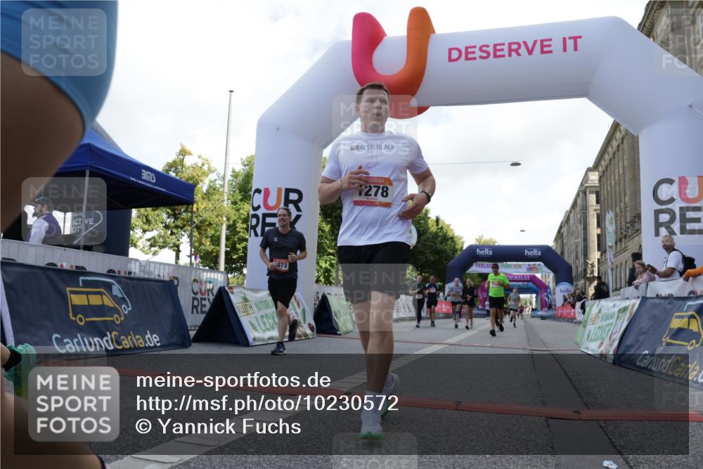 06.09.2026 - CURREX Alsterlauf Yannick Fuchs http://msf.ph/oto/10230572 06.09.2026 11:55:13 Ziel 1073, 1141, 1147, 1170, 1183, 1196, 1243, 1273, 1278, 1307, 1338, 1341, 8344 meine-sportfotos.de