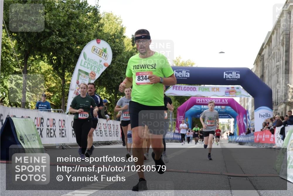 06.09.2026 - CURREX Alsterlauf Yannick Fuchs http://msf.ph/oto/10230579 06.09.2026 11:55:15 Ziel 1073, 1087, 1141, 1147, 1170, 1183, 1243, 1273, 1278, 1338, 1341, 8344 meine-sportfotos.de