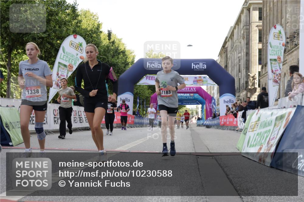 06.09.2026 - CURREX Alsterlauf Yannick Fuchs http://msf.ph/oto/10230588 06.09.2026 11:55:17 Ziel 1073, 1087, 1141, 1183, 1243, 1273, 1278, 1338, 1341, 8344 meine-sportfotos.de