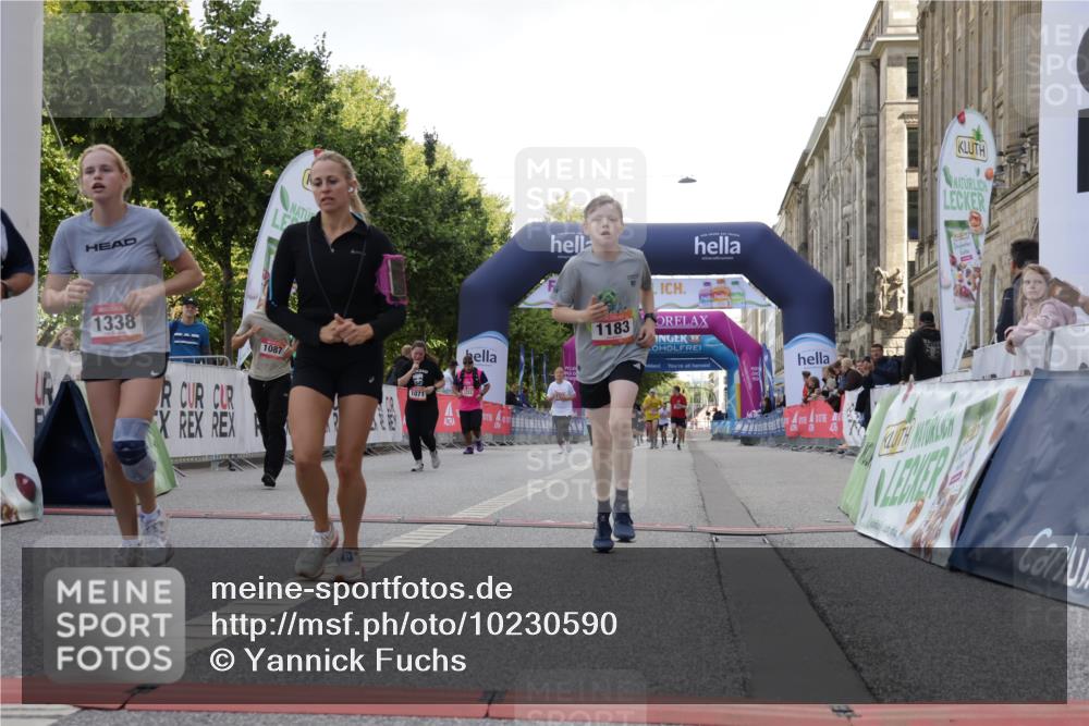 06.09.2026 - CURREX Alsterlauf Yannick Fuchs http://msf.ph/oto/10230590 06.09.2026 11:55:18 Ziel 1071, 1073, 1087, 1141, 1183, 1243, 1273, 1278, 1338, 8344 meine-sportfotos.de