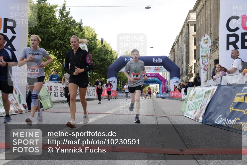 06.09.2026 - CURREX Alsterlauf Yannick Fuchs http://msf.ph/oto/10230591 06.09.2026 11:55:18 Ziel 1071, 1073, 1087, 1141, 1183, 1243, 1273, 1278, 1338, 8344 meine-sportfotos.de