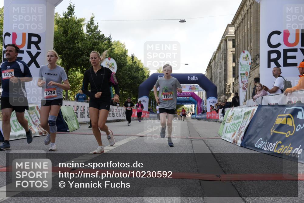 06.09.2026 - CURREX Alsterlauf Yannick Fuchs http://msf.ph/oto/10230592 06.09.2026 11:55:18 Ziel 1071, 1073, 1087, 1141, 1183, 1243, 1273, 1278, 1338, 8344 meine-sportfotos.de
