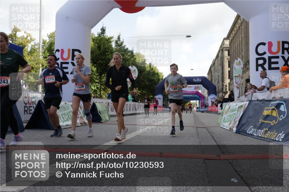 06.09.2026 - CURREX Alsterlauf Yannick Fuchs http://msf.ph/oto/10230593 06.09.2026 11:55:18 Ziel 1071, 1073, 1087, 1141, 1183, 1243, 1273, 1278, 1338, 8344 meine-sportfotos.de