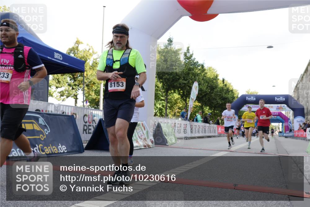 06.09.2026 - CURREX Alsterlauf Yannick Fuchs http://msf.ph/oto/10230616 06.09.2026 11:55:28 Ziel 1030, 1033, 1071, 1233, 1337, 8136 meine-sportfotos.de