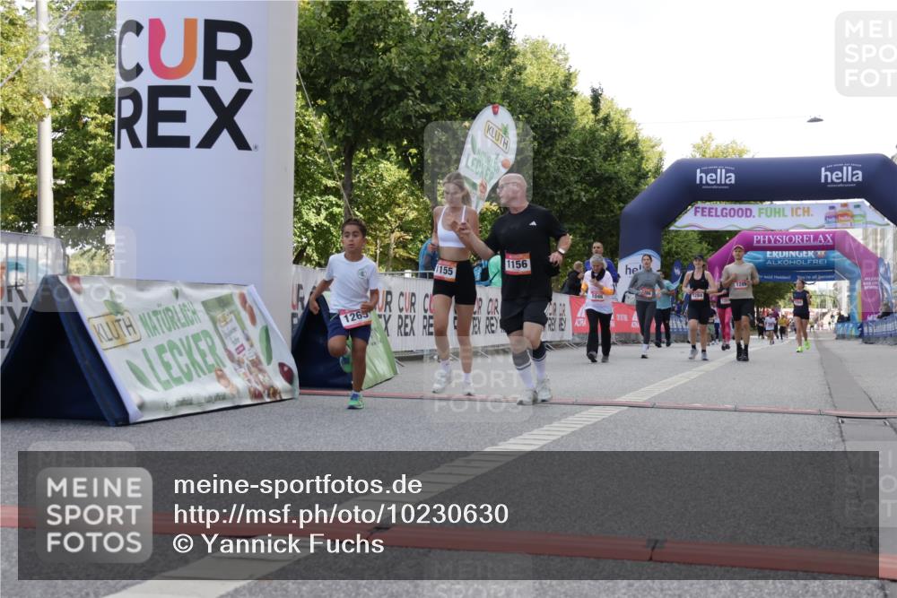 06.09.2026 - CURREX Alsterlauf Yannick Fuchs http://msf.ph/oto/10230630 06.09.2026 11:55:35 Ziel 1030, 1033, 1046, 1155, 1156, 1265, 1285, 8136 meine-sportfotos.de