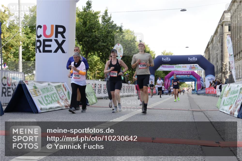 06.09.2026 - CURREX Alsterlauf Yannick Fuchs http://msf.ph/oto/10230642 06.09.2026 11:55:41 Ziel 1005, 1046, 1155, 1156, 1203, 1234, 1265, 1284, 1285, 1286, 1288, 1326 meine-sportfotos.de