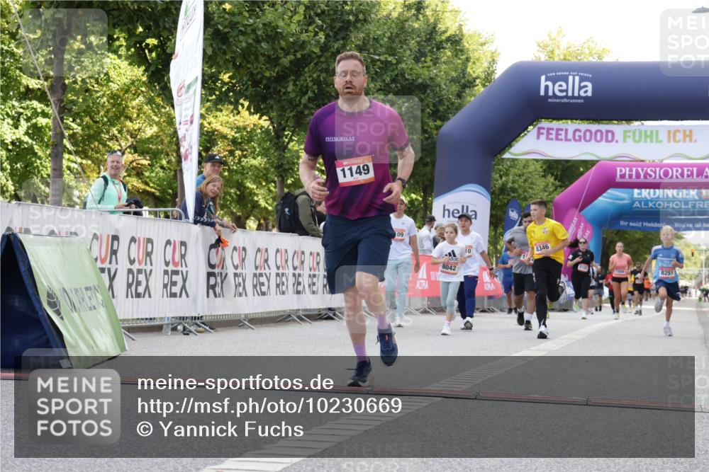06.09.2026 - CURREX Alsterlauf Yannick Fuchs http://msf.ph/oto/10230669 06.09.2026 11:55:51 Ziel 1004, 1005, 1149, 1234, 1296, 1326, 8042, 8251, 8346 meine-sportfotos.de