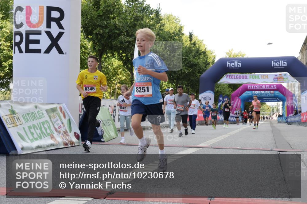 06.09.2026 - CURREX Alsterlauf Yannick Fuchs http://msf.ph/oto/10230678 06.09.2026 11:55:55 Ziel 1072, 1109, 1110, 1149, 1296, 1299, 1344, 8042, 8251, 8346 meine-sportfotos.de