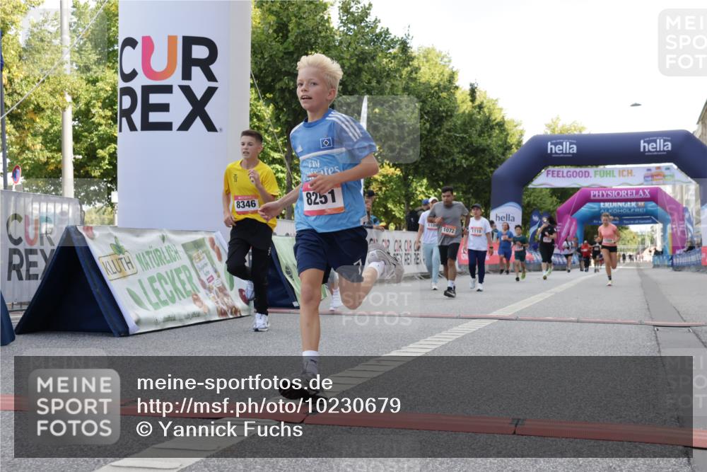06.09.2026 - CURREX Alsterlauf Yannick Fuchs http://msf.ph/oto/10230679 06.09.2026 11:55:55 Ziel 1072, 1109, 1110, 1149, 1296, 1299, 1344, 8042, 8251, 8346 meine-sportfotos.de
