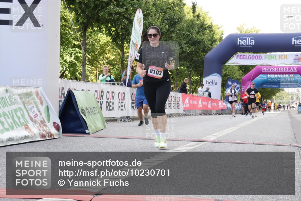 06.09.2026 - CURREX Alsterlauf Yannick Fuchs http://msf.ph/oto/10230701 06.09.2026 11:56:02 Ziel 1072, 1109, 1110, 1299, 1320, 1344, 8042, 8103, 8251, 8346 meine-sportfotos.de