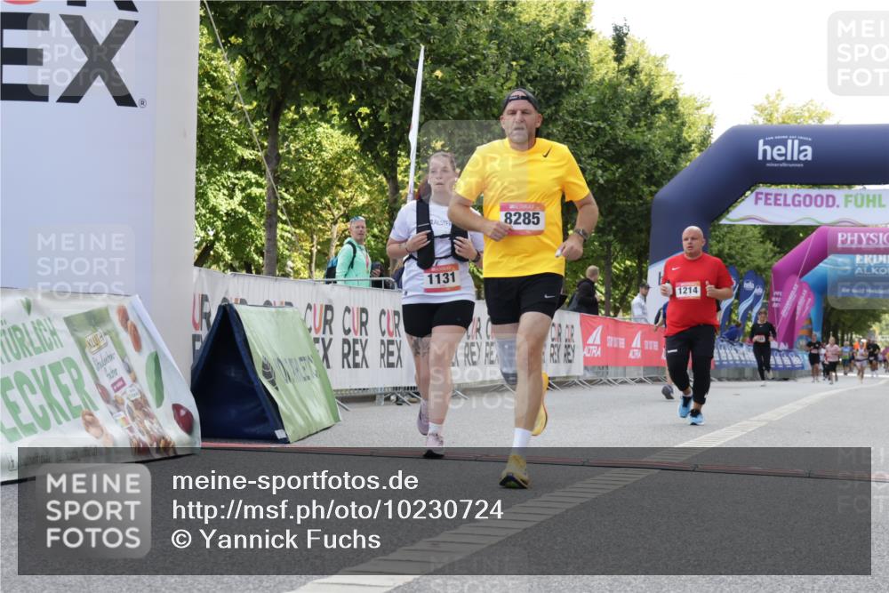 06.09.2026 - CURREX Alsterlauf Yannick Fuchs http://msf.ph/oto/10230724 06.09.2026 11:56:11 Ziel 1131, 1162, 1214, 1320, 8285, 8312 meine-sportfotos.de