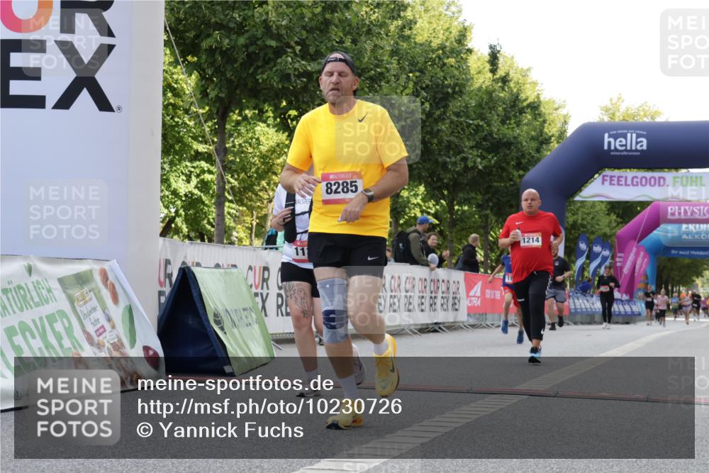 06.09.2026 - CURREX Alsterlauf Yannick Fuchs http://msf.ph/oto/10230726 06.09.2026 11:56:11 Ziel 1131, 1162, 1214, 1320, 8285, 8312 meine-sportfotos.de