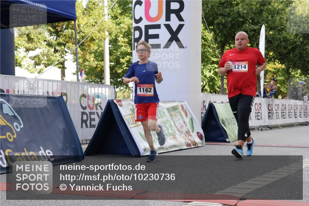 06.09.2026 - CURREX Alsterlauf Yannick Fuchs http://msf.ph/oto/10230736 06.09.2026 11:56:14 Ziel 1131, 1162, 1214, 8285, 8312 meine-sportfotos.de