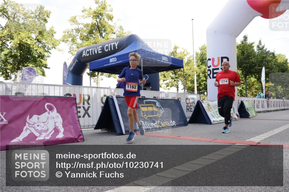 06.09.2026 - CURREX Alsterlauf Yannick Fuchs http://msf.ph/oto/10230741 06.09.2026 11:56:15 Ziel 1131, 1162, 1214, 8285, 8312 meine-sportfotos.de