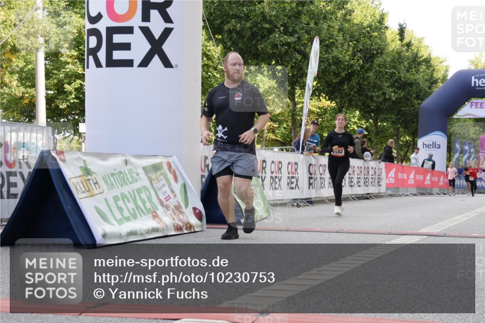 06.09.2026 - CURREX Alsterlauf Yannick Fuchs http://msf.ph/oto/10230753 06.09.2026 11:56:21 Ziel 1032, 1103, 1142, 1162, 1214, 8267 meine-sportfotos.de
