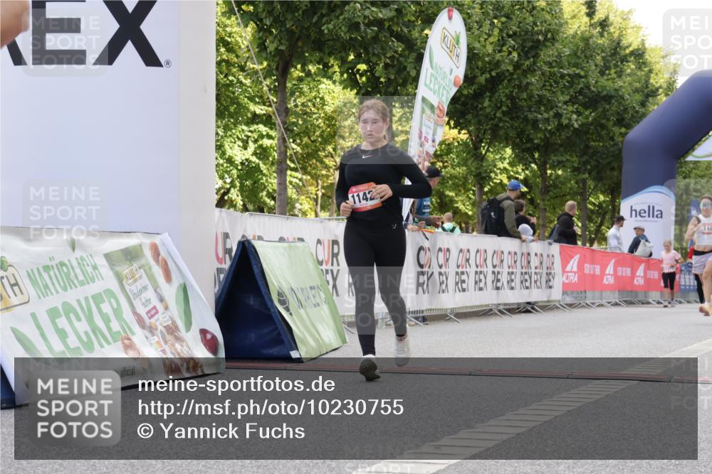 06.09.2026 - CURREX Alsterlauf Yannick Fuchs http://msf.ph/oto/10230755 06.09.2026 11:56:23 Ziel 1032, 1103, 1142, 8267 meine-sportfotos.de