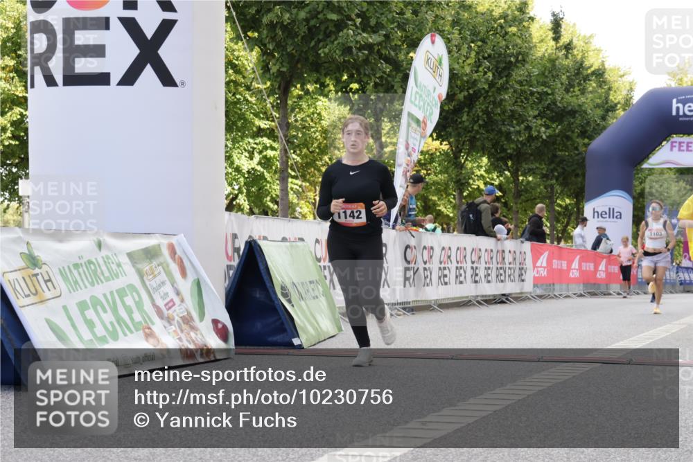 06.09.2026 - CURREX Alsterlauf Yannick Fuchs http://msf.ph/oto/10230756 06.09.2026 11:56:23 Ziel 1032, 1103, 1142, 8267 meine-sportfotos.de