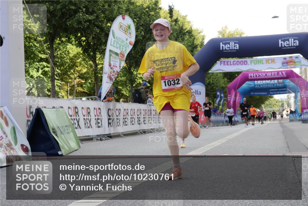 06.09.2026 - CURREX Alsterlauf Yannick Fuchs http://msf.ph/oto/10230761 06.09.2026 11:56:25 Ziel 1032, 1103, 1142, 1211, 8267 meine-sportfotos.de