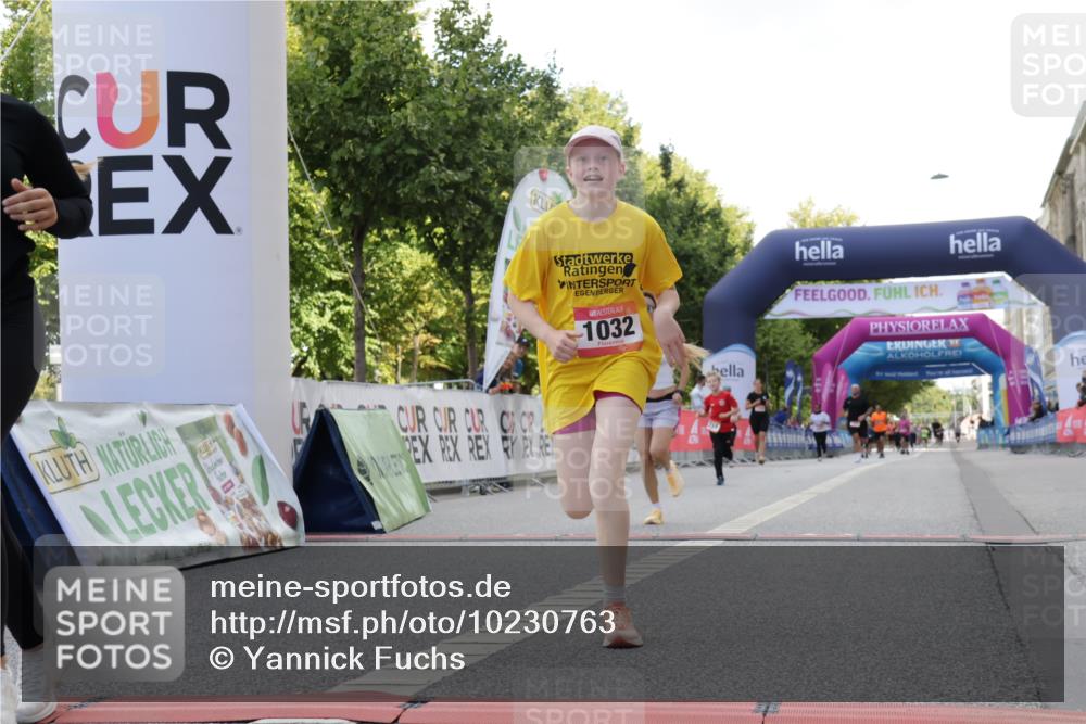 06.09.2026 - CURREX Alsterlauf Yannick Fuchs http://msf.ph/oto/10230763 06.09.2026 11:56:25 Ziel 1032, 1103, 1142, 1211, 8267 meine-sportfotos.de