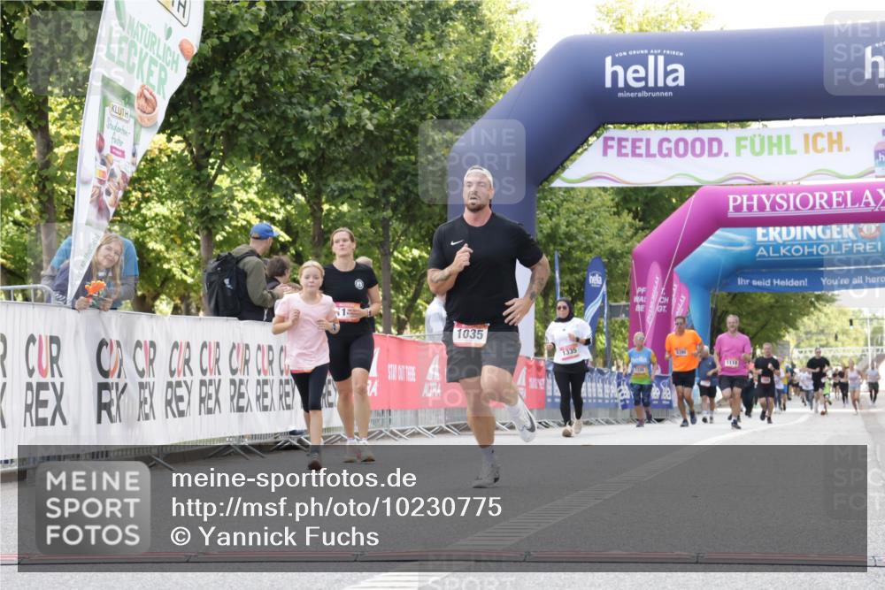 06.09.2026 - CURREX Alsterlauf Yannick Fuchs http://msf.ph/oto/10230775 06.09.2026 11:56:31 Ziel 1032, 1035, 1103, 1144, 1172, 1211 meine-sportfotos.de