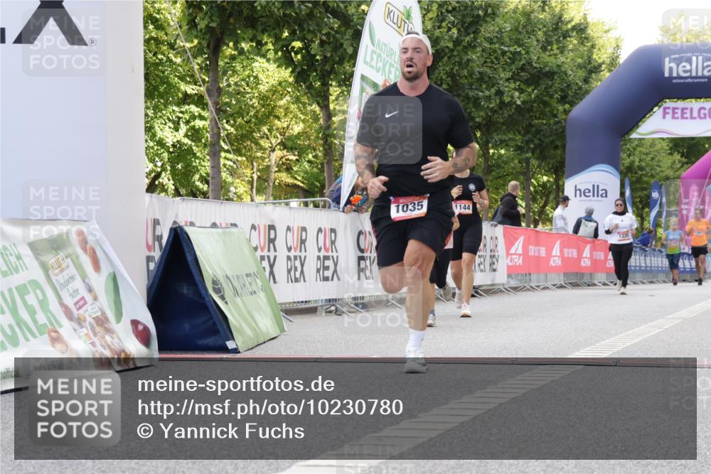 06.09.2026 - CURREX Alsterlauf Yannick Fuchs http://msf.ph/oto/10230780 06.09.2026 11:56:33 Ziel 1035, 1103, 1144, 1172, 1211 meine-sportfotos.de