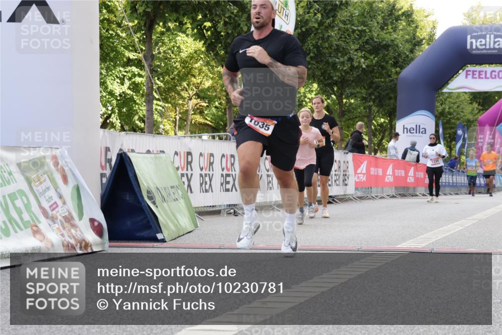 06.09.2026 - CURREX Alsterlauf Yannick Fuchs http://msf.ph/oto/10230781 06.09.2026 11:56:33 Ziel 1035, 1103, 1144, 1172, 1211 meine-sportfotos.de