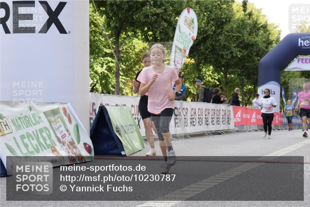 06.09.2026 - CURREX Alsterlauf Yannick Fuchs http://msf.ph/oto/10230787 06.09.2026 11:56:35 Ziel 1035, 1118, 1144, 1172, 1211 meine-sportfotos.de