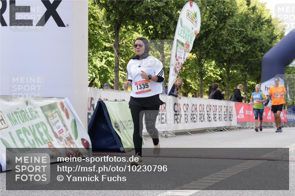 06.09.2026 - CURREX Alsterlauf Yannick Fuchs http://msf.ph/oto/10230796 06.09.2026 11:56:41 Ziel 1118, 1144, 1172, 1335 meine-sportfotos.de