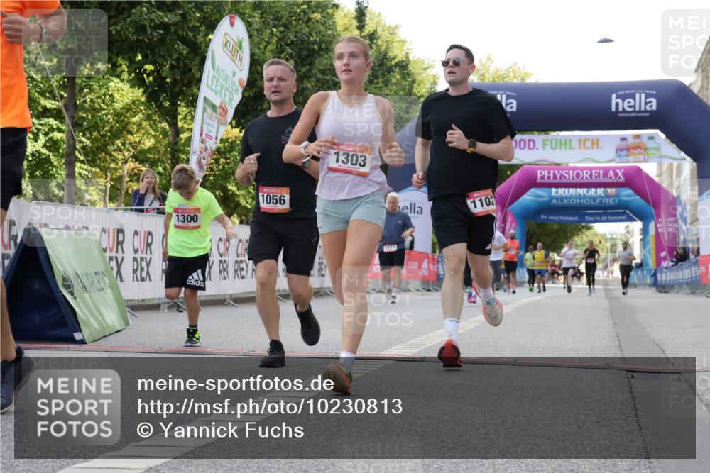 06.09.2026 - CURREX Alsterlauf Yannick Fuchs http://msf.ph/oto/10230813 06.09.2026 11:56:49 Ziel 1056, 1102, 1148, 1300, 1303, 1336, 6390, 8098 meine-sportfotos.de