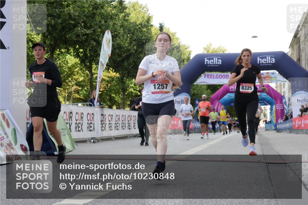 06.09.2026 - CURREX Alsterlauf Yannick Fuchs http://msf.ph/oto/10230848 06.09.2026 11:56:58 Ziel 1055, 1148, 1171, 1248, 1257, 1282, 1292, 8098, 8325, 8326 meine-sportfotos.de