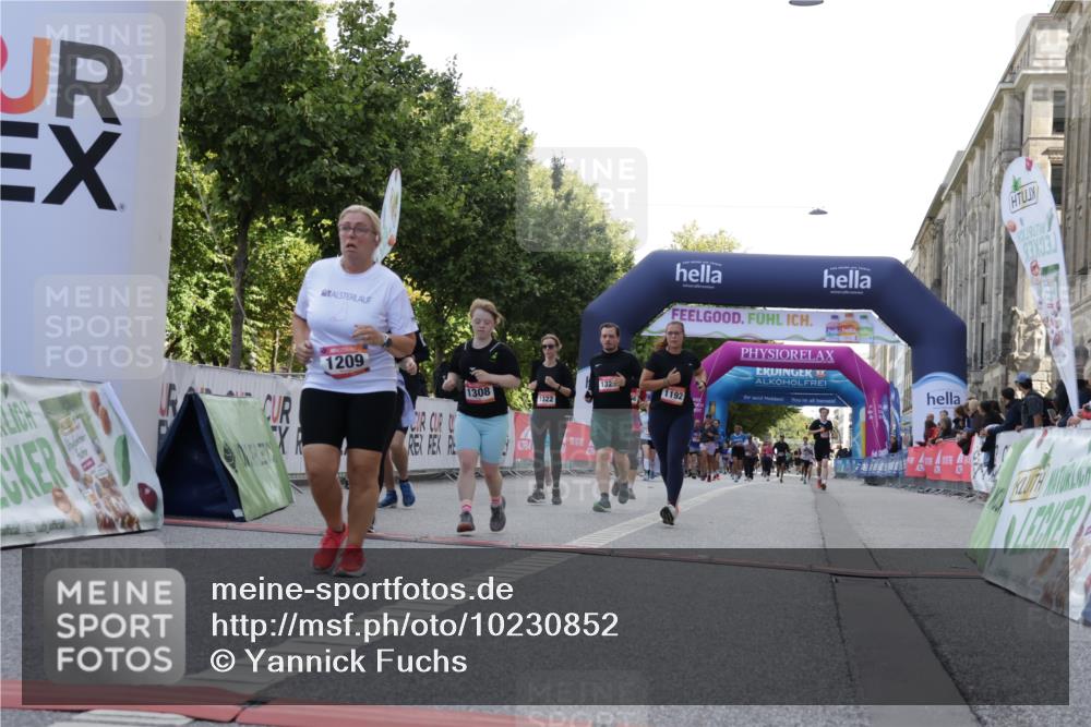 06.09.2026 - CURREX Alsterlauf Yannick Fuchs http://msf.ph/oto/10230852 06.09.2026 11:54:14 Ziel 1063, 1166, 1167, 1192, 1209, 1232, 1308, 1309, 1322, 1323, 8018 meine-sportfotos.de