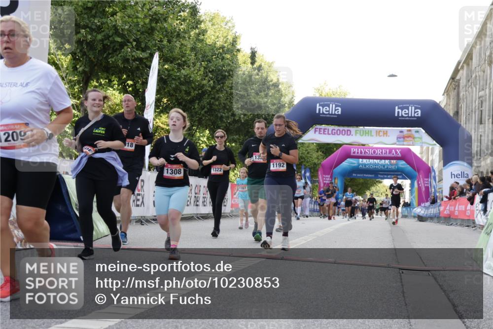 06.09.2026 - CURREX Alsterlauf Yannick Fuchs http://msf.ph/oto/10230853 06.09.2026 11:54:15 Ziel 1063, 1166, 1167, 1192, 1209, 1232, 1308, 1322, 1323, 8018 meine-sportfotos.de