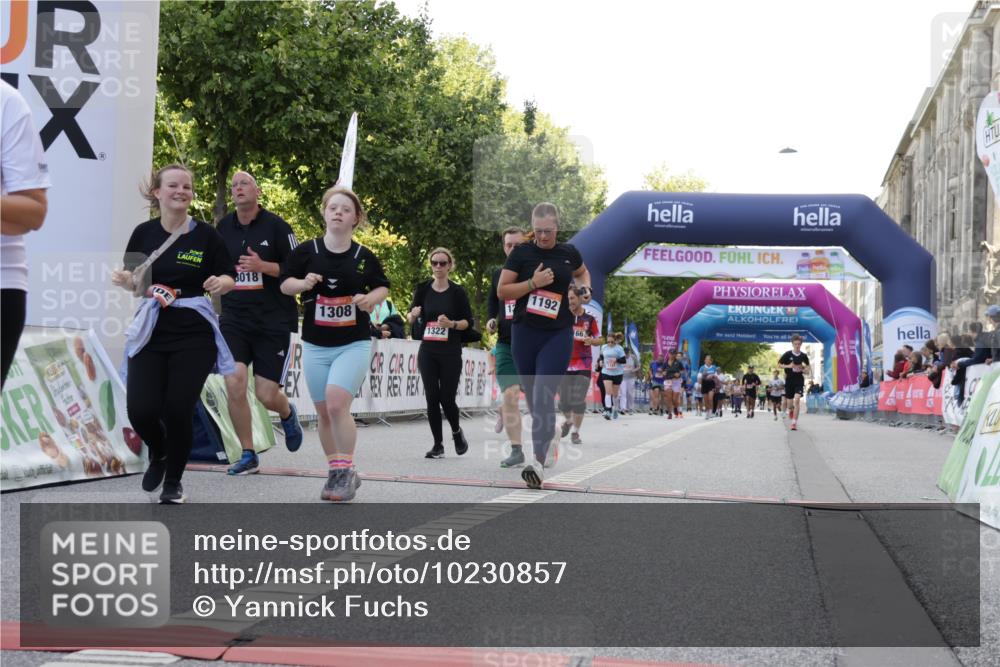 06.09.2026 - CURREX Alsterlauf Yannick Fuchs http://msf.ph/oto/10230857 06.09.2026 11:54:15 Ziel 1063, 1166, 1167, 1192, 1209, 1232, 1308, 1322, 1323, 8018 meine-sportfotos.de