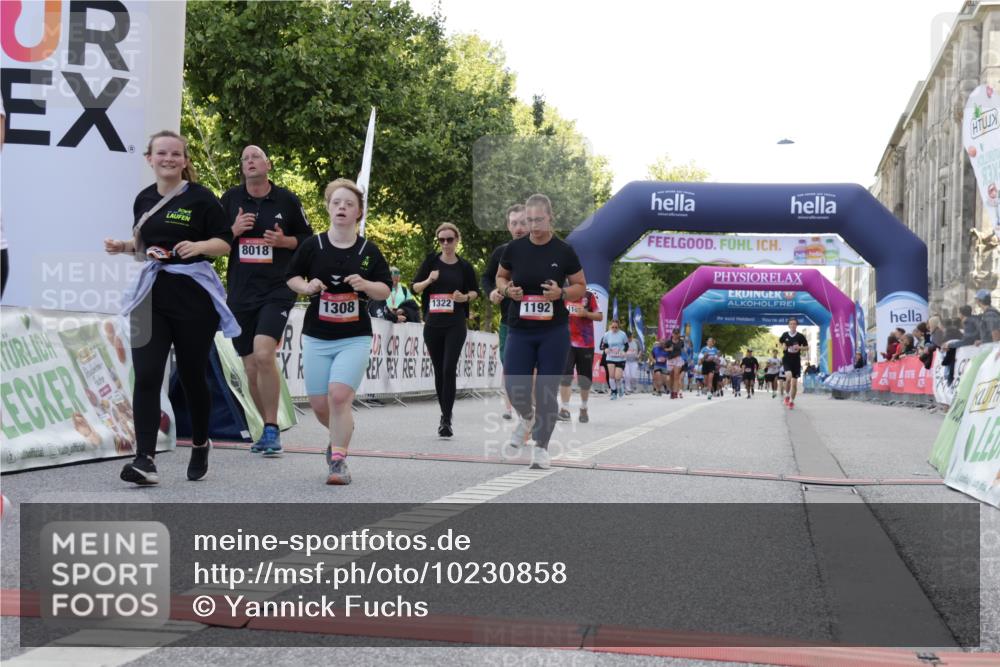06.09.2026 - CURREX Alsterlauf Yannick Fuchs http://msf.ph/oto/10230858 06.09.2026 11:54:15 Ziel 1063, 1166, 1167, 1192, 1209, 1232, 1308, 1322, 1323, 8018 meine-sportfotos.de