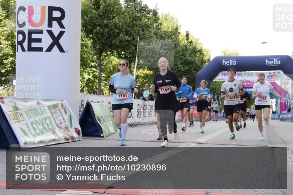 06.09.2026 - CURREX Alsterlauf Yannick Fuchs http://msf.ph/oto/10230896 06.09.2026 11:54:26 Ziel 1078, 1086, 1104, 1151, 1166, 1167, 1191, 1332, 1339, 8185, 8239, 8240 meine-sportfotos.de