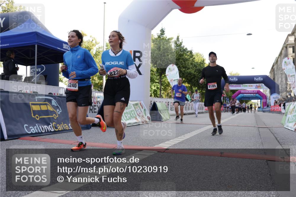 06.09.2026 - CURREX Alsterlauf Yannick Fuchs http://msf.ph/oto/10230919 06.09.2026 11:54:30 Ziel 1078, 1086, 1104, 1122, 1151, 1191, 1328, 1332, 1339, 8185, 8239, 8240 meine-sportfotos.de