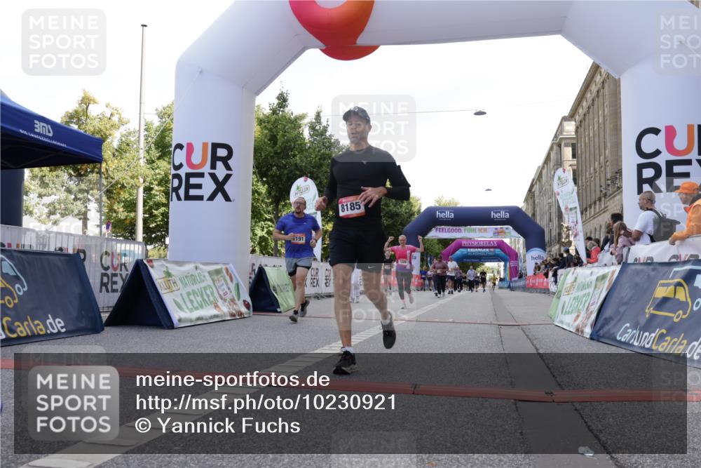06.09.2026 - CURREX Alsterlauf Yannick Fuchs http://msf.ph/oto/10230921 06.09.2026 11:54:31 Ziel 1086, 1104, 1122, 1151, 1191, 1328, 1332, 1339, 8185, 8239, 8240 meine-sportfotos.de