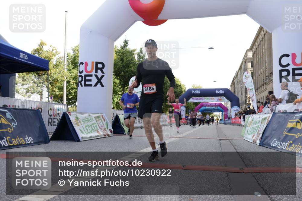 06.09.2026 - CURREX Alsterlauf Yannick Fuchs http://msf.ph/oto/10230922 06.09.2026 11:54:31 Ziel 1086, 1104, 1122, 1151, 1191, 1328, 1332, 1339, 8185, 8239, 8240 meine-sportfotos.de
